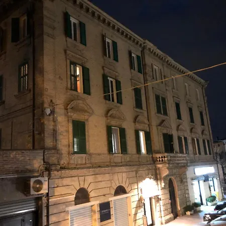 La Fifina ... In Palazzo D'epoca Apartment